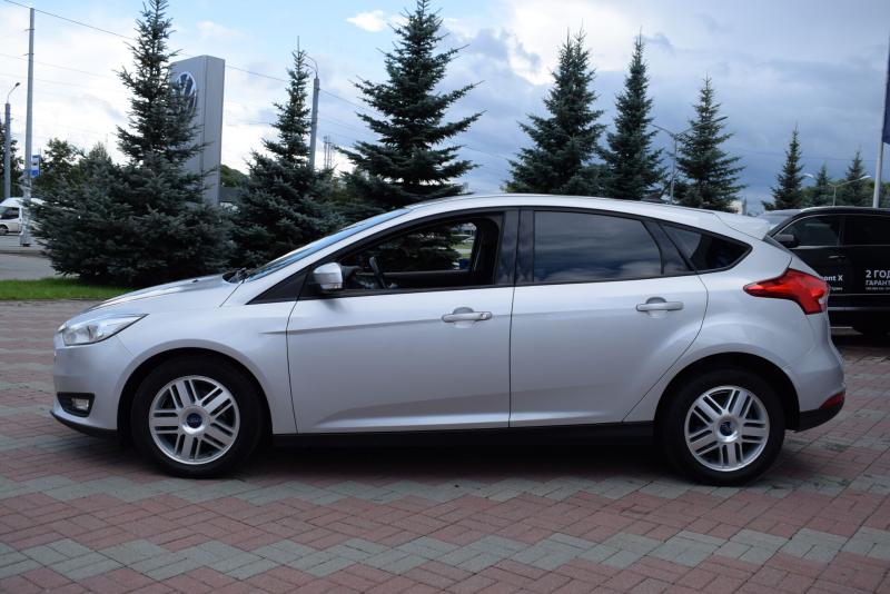 Ford Focus 1.6 AMT (105 л.с.) 2016