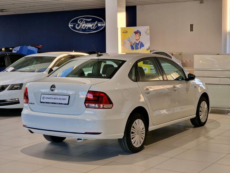 Volkswagen Polo 1.6 MT (110 л.с.) 2017