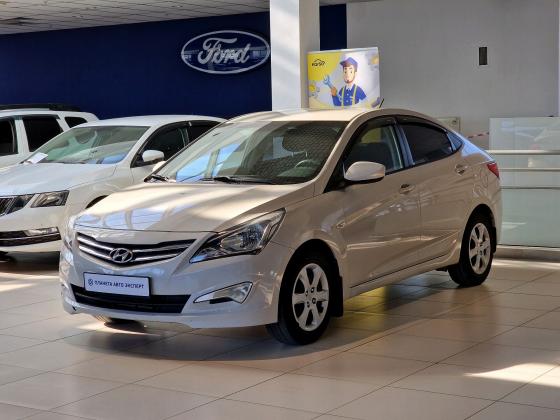 Hyundai Solaris 1.4 MT (107 л.с.) 2015