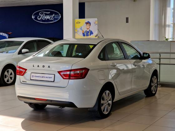 ВАЗ (Lada) Vesta 1.6 MT (106 л.с.) 2021