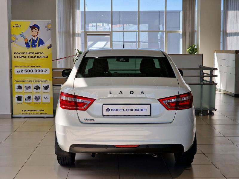 ВАЗ (Lada) Vesta 1.6 MT (106 л.с.) 2021