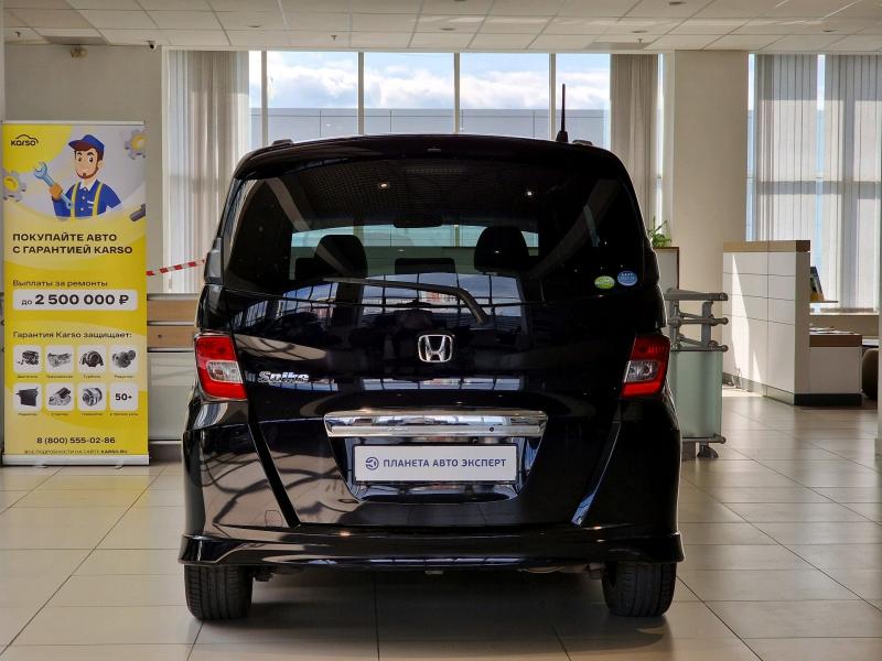 Honda Freed Spike Spike 1.5 CVT (118 л.с.) 2012