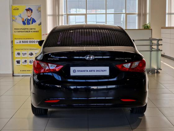 Hyundai Sonata 2.0 AT (150 л.с.) 2011