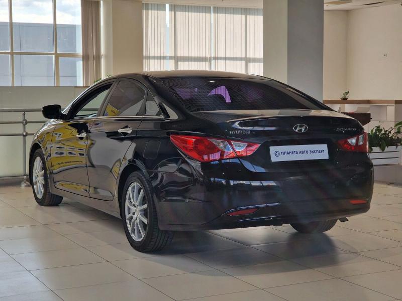 Hyundai Sonata 2.0 AT (150 л.с.) 2011