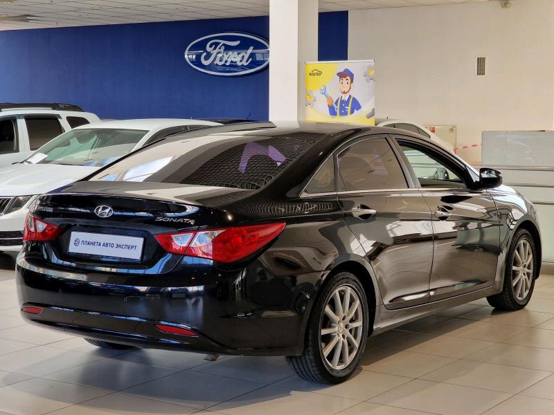 Hyundai Sonata 2.0 AT (150 л.с.) 2011