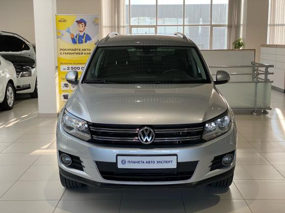 Volkswagen Tiguan 2.0 AT (170 л.с.) 4WD 2012