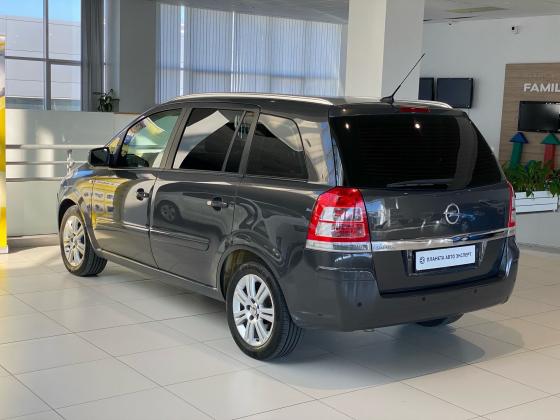 Opel Zafira 1.8 AMT (140 л.с.) 2013