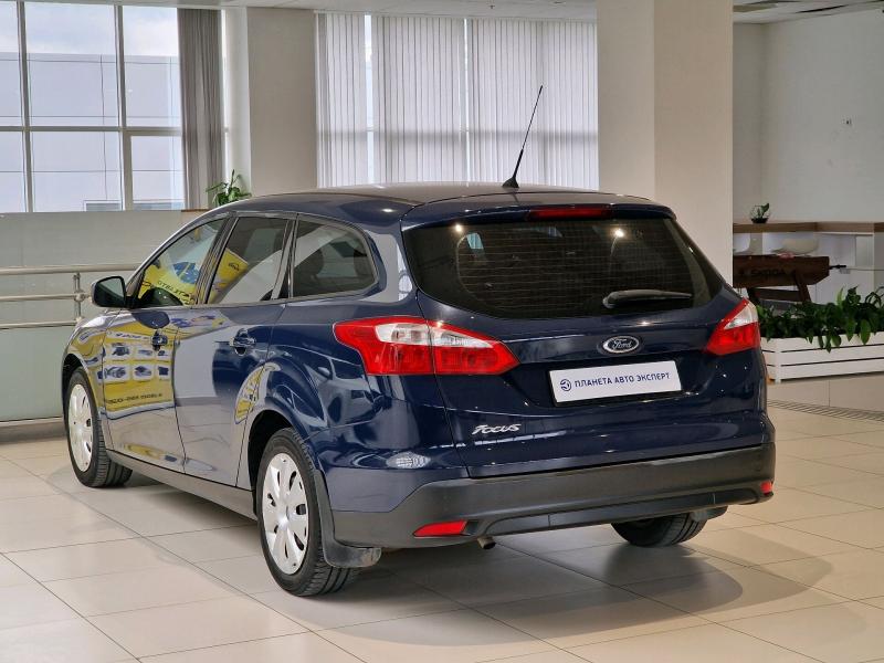 Ford Focus 1.6 MT (105 л.с.) 2012