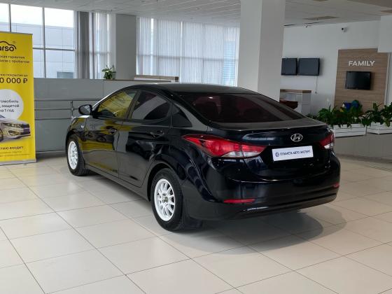 Hyundai Elantra 1.6 MT (132 л.с.) 2015