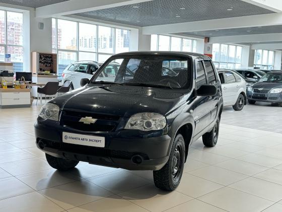 Chevrolet Niva 1.7 MT (80 л.с.) 4WD 2011