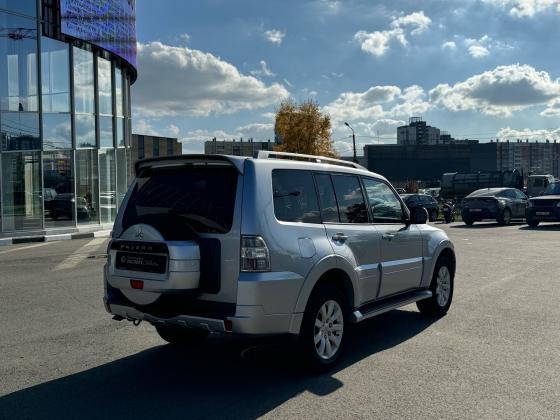 Mitsubishi Pajero 3.2d AT (200 л.с.) 4WD 2011