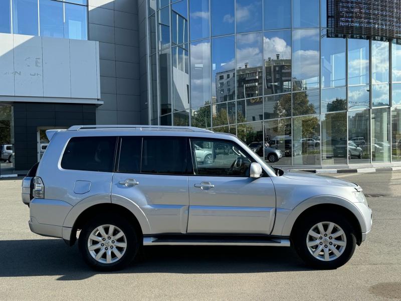 Mitsubishi Pajero 3.2d AT (200 л.с.) 4WD 2011