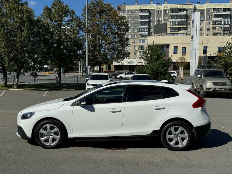 Volvo V40 2.0 AT (180 л.с.) 2013