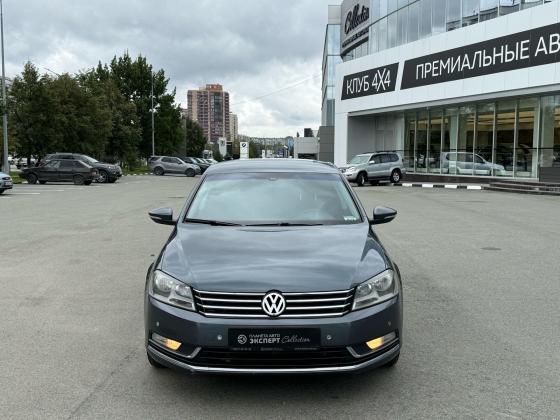 Volkswagen Passat 1.8 AMT (152 л.с.) 2011