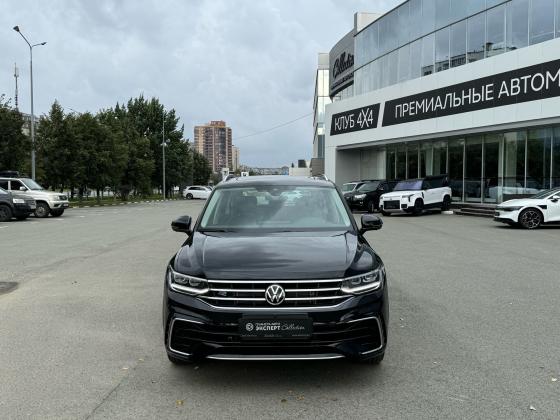 Volkswagen Tiguan L 2.0 AMT (220 л.с.) 4WD 2023