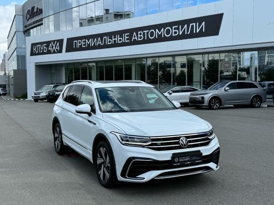 Volkswagen Tiguan L 2.0 AMT (220 л.с.) 4WD 2023