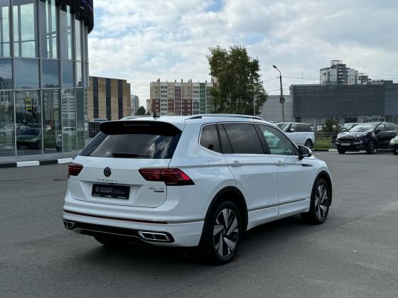 Volkswagen Tiguan L 2.0 AMT (220 л.с.) 4WD 2023