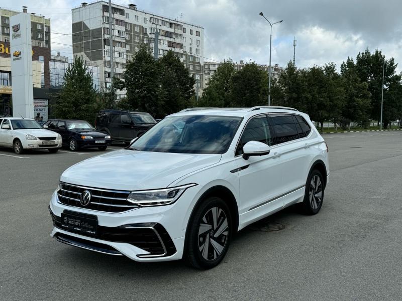 Volkswagen Tiguan L 2.0 AMT (220 л.с.) 4WD 2023