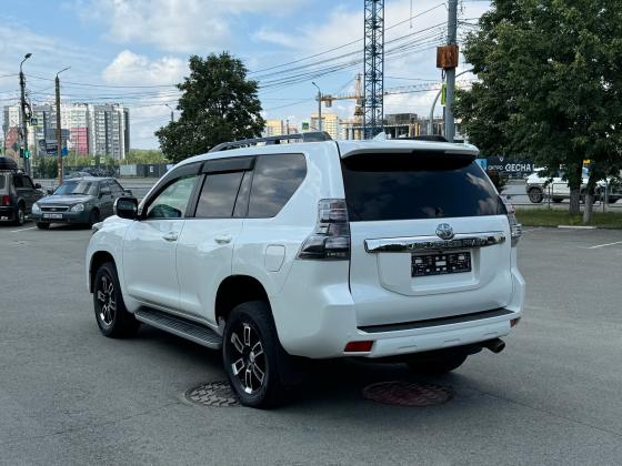 Toyota Land Cruiser Prado 2.8d AT (177 л.с.) 4WD 2017