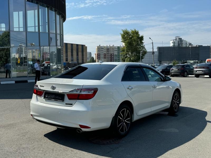 Toyota Camry 2.5 AT (181 л.с.) 2017