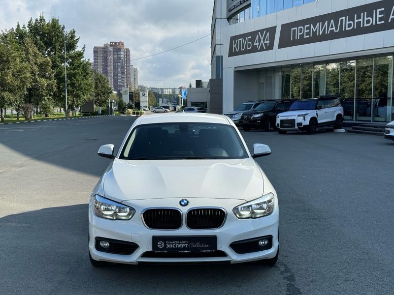 BMW 1 серия 118 118i 1.5 AT (136 л.с.) 2017