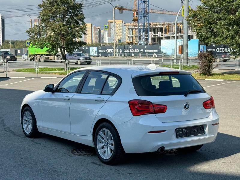 BMW 1 серия 118 118i 1.5 AT (136 л.с.) 2017