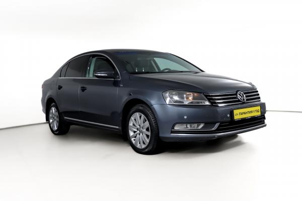 Volkswagen Passat 1.8 AMT (152 л.с.) 2011