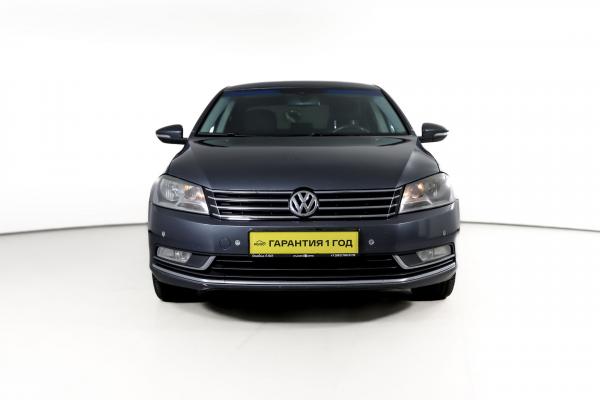 Volkswagen Passat 1.8 AMT (152 л.с.) 2011