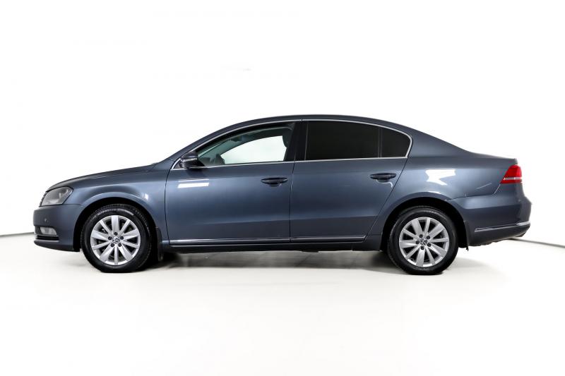 Volkswagen Passat 1.8 AMT (152 л.с.) 2011