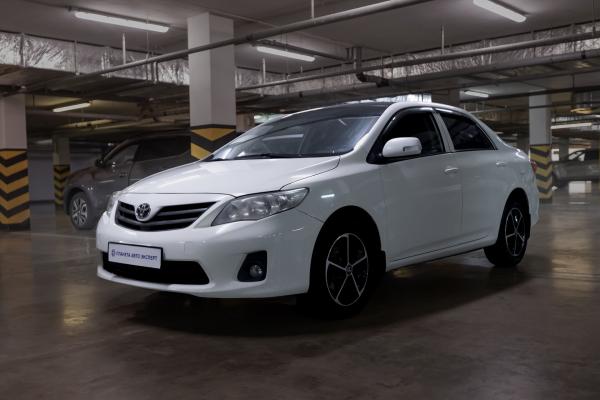 Toyota Corolla 1.6 MT (124 л.с.) 2013