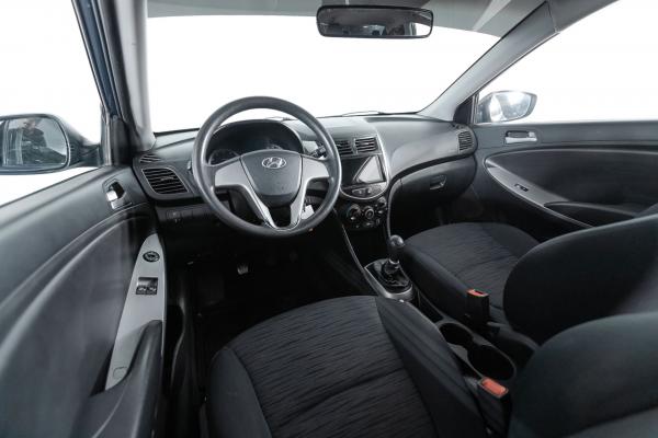 Hyundai Solaris 1.6 MT (123 л.с.) 2015