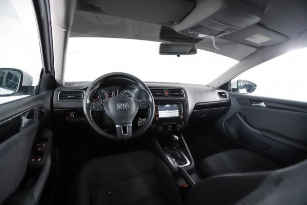 Volkswagen Jetta 1.6 AT (105 л.с.) 2012