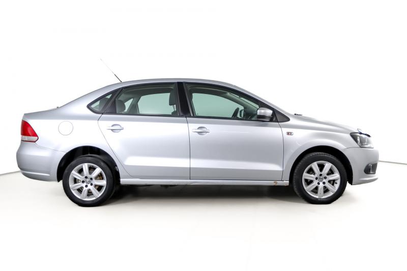 Volkswagen Polo 1.6 AT (105 л.с.) 2012