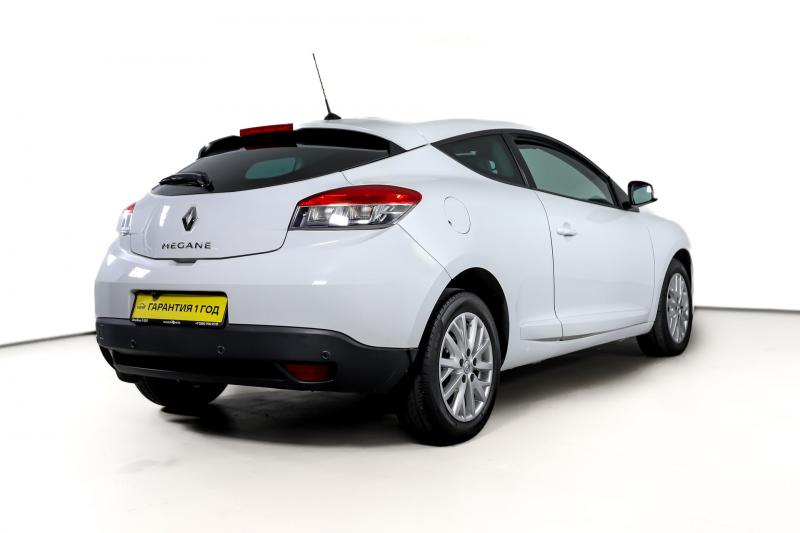 Renault Megane 1.6 MT (110 л.с.) 2013