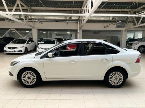 Ford Focus 2.0 MT (145 л.с.) 2011