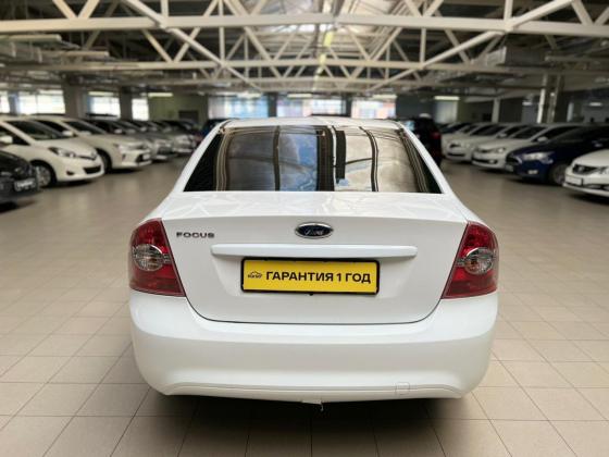 Ford Focus 2.0 MT (145 л.с.) 2011