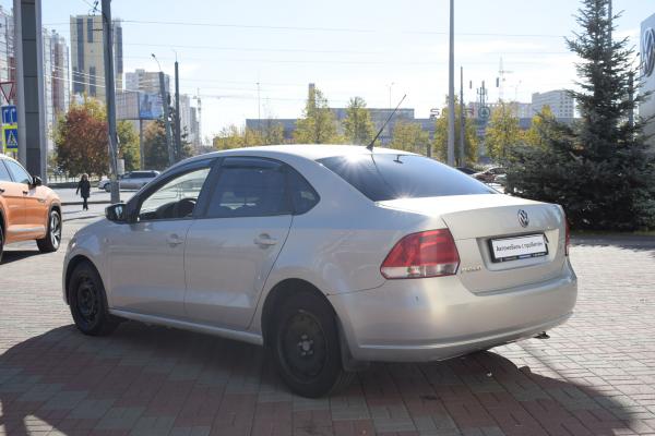 Volkswagen Polo 1.6 MT (105 л.с.) 2012