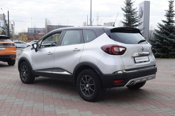 Renault Kaptur 1.6 CVT (114 л.с.) 2017