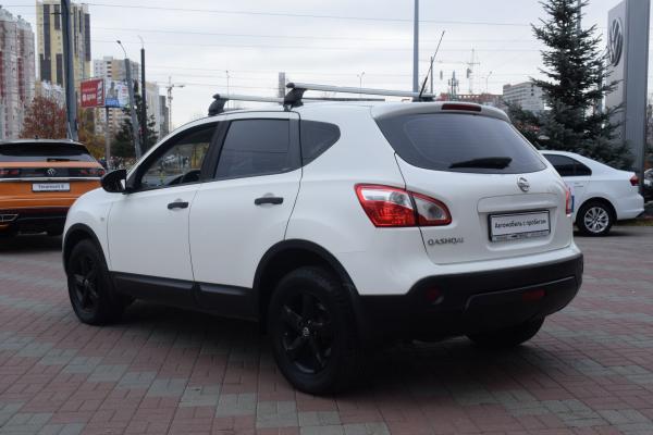 Nissan Qashqai 1.6 CVT (117 л.с.) 2012