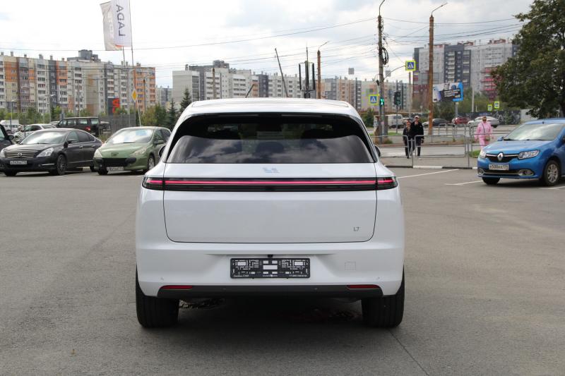 LiXiang L7 1.5hyb AT (449 л.с.) 4WD 2023