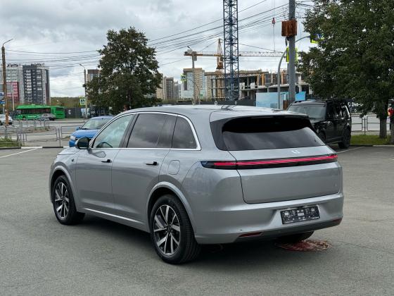 LiXiang L7 1.5hyb AT (449 л.с.) 4WD 2023