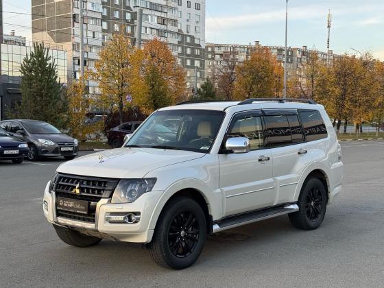 Mitsubishi Pajero 3.8 AT (243 л.с.) 4WD 2019