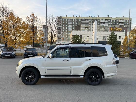 Mitsubishi Pajero 3.8 AT (243 л.с.) 4WD 2019