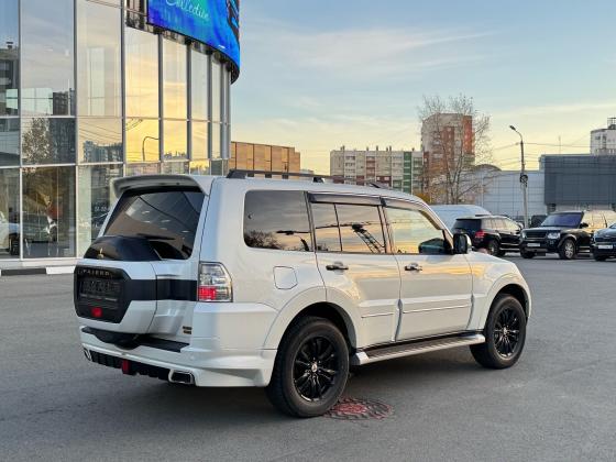 Mitsubishi Pajero 3.8 AT (243 л.с.) 4WD 2019