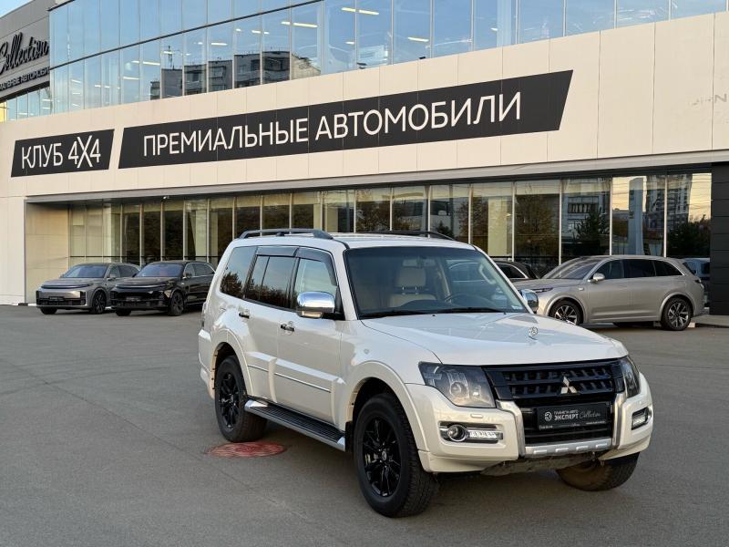 Mitsubishi Pajero 3.8 AT (243 л.с.) 4WD 2019