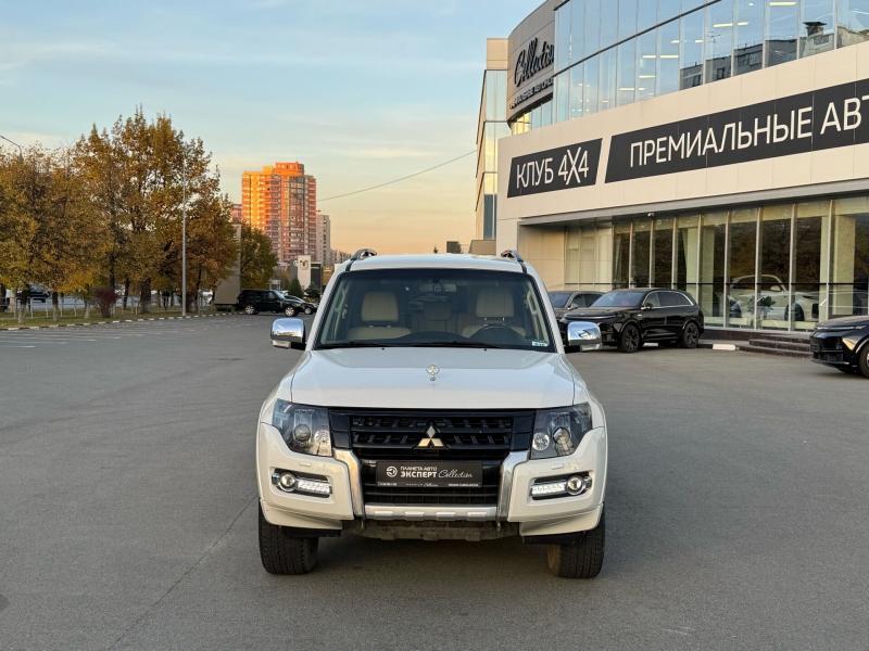 Mitsubishi Pajero 3.8 AT (243 л.с.) 4WD 2019