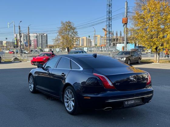 Jaguar XJ 3.0 AT (340 л.с.) 4WD 2016