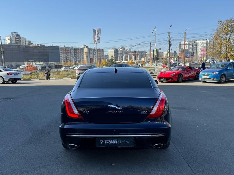 Jaguar XJ 3.0 AT (340 л.с.) 4WD 2016