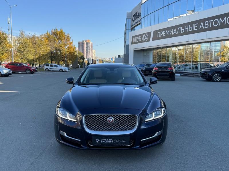 Jaguar XJ 3.0 AT (340 л.с.) 4WD 2016