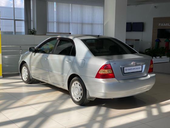 Toyota Corolla 1.6 AT (110 л.с.) 2004